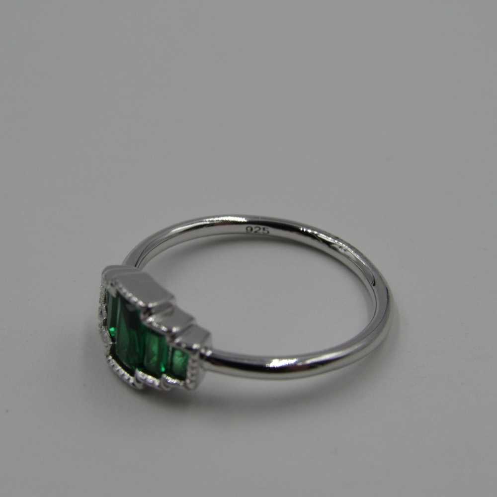Sterling Silver Radiant Cut Green CZ Diamond Ring - Picture 4 of 5